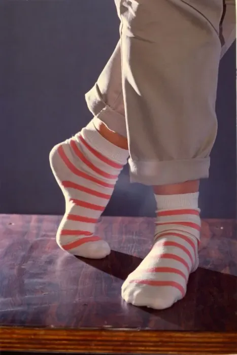 Framed Print : Feet in a ballet pose