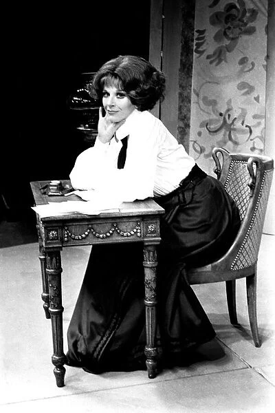 Fenella Fielding takes the title role in the play Colette by the Oxford Playhouse Company