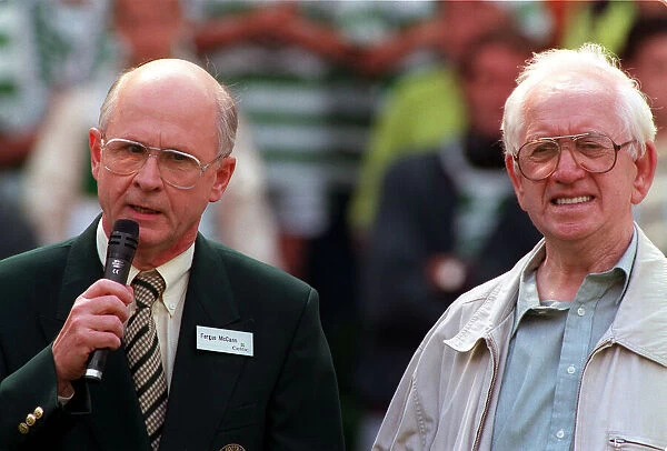 Fergus McCann with Celtic fan Owen Nugent August 1998