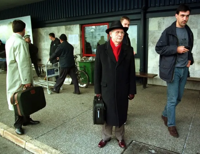 Framed Print : Fergus McCann Celtic Football Club December 1998 standing outside Zagreb Airport
