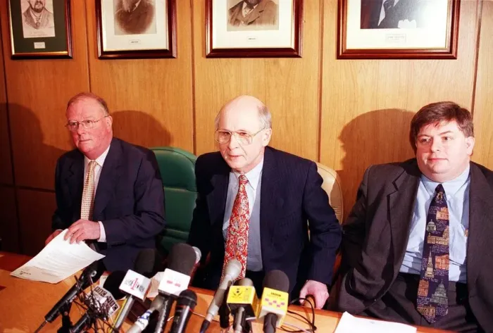 Framed Print : Fergus McCann at Celtic press conference March 1999 With director Kevin Sweeney