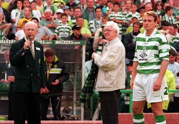 Fergus McCann with pensioner Owen Nugent August 1998
