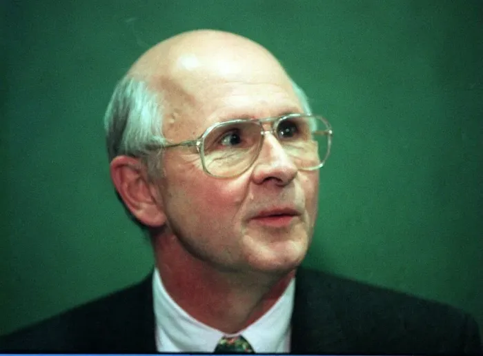 Framed Print : Fergus McCann at press conference for new Celtic coach July 1998