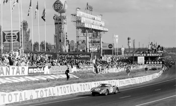 Framed Print : The Ferrari 250 (275) driven by Masten Gregory, Ed Hugus Framed Print : The Ferrari 250 (275) driven by Masten Gregory, Ed Hugus