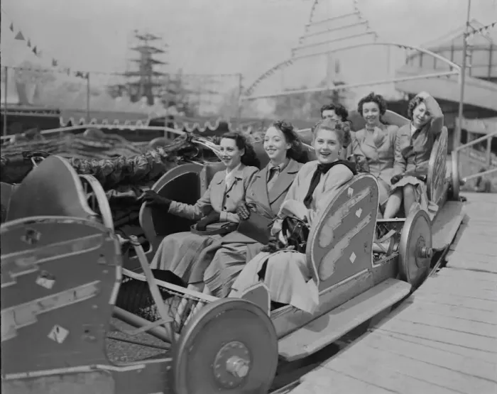 Framed Print : Festival of Britain 1951 Battersea Pleasure Gardens 11 / 5 / 1951 B2178 / 5 Framed Print : Festival of Britain 1951 Battersea Pleasure Gardens 11 / 5 / 1951 B2178 / 5