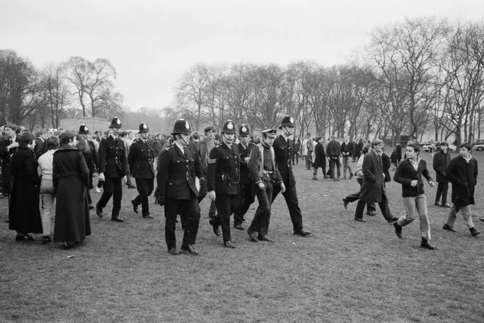 Framed Print : The Festival of Life'meeting arranged by the CND held at Victoria Park in Framed Print : The Festival of Life'meeting arranged by the CND held at Victoria Park in