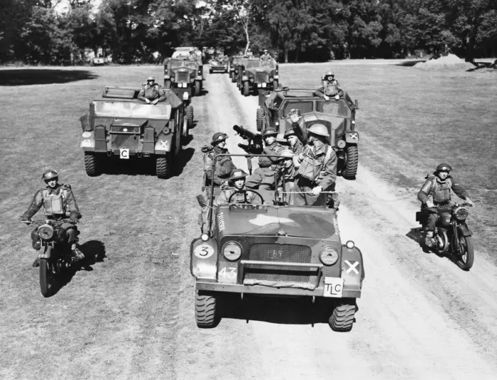 Framed Print : Field regiment during exercises working with their wireless section and spotters