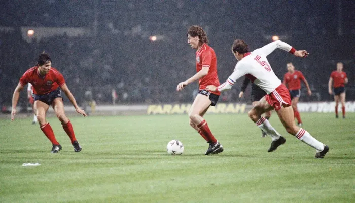 Framed Print : FIFA 1986 World Cup Group 3 Qualifying match at Wembley. England 5 v Turkey 0 Framed Print : FIFA 1986 World Cup Group 3 Qualifying match at Wembley. England 5 v Turkey 0