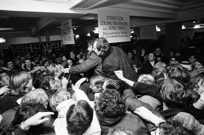 Framed Print : Fighting crowds at Harrods today. Shortly after 9am an estimated 400 people fought in Framed Print : Fighting crowds at Harrods today. Shortly after 9am an estimated 400 people fought in