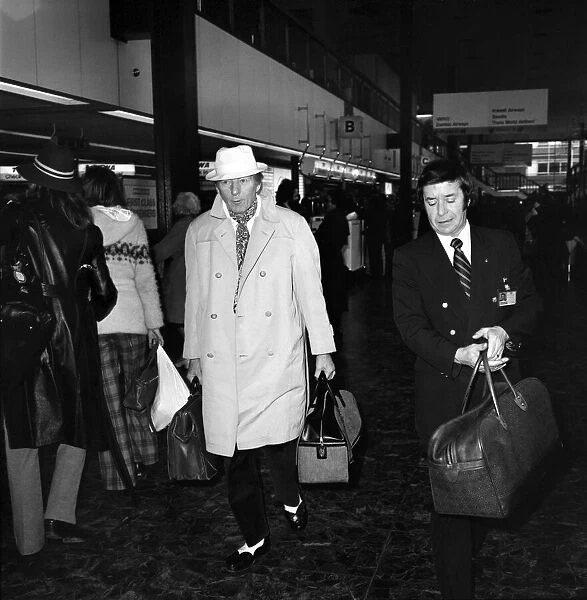 Film actor Danny Kaye at Heathrow airport. January 1975 75-00294
