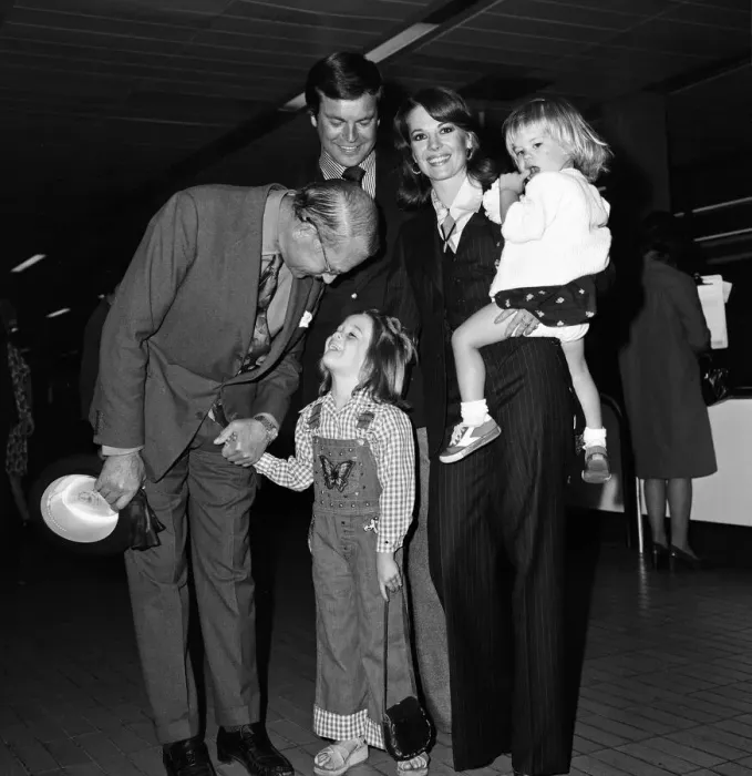Framed Print : Film actor Robert Wagner and his wife Natalie Wood arrived at Heathrow Airport from Los Framed Print : Film actor Robert Wagner and his wife Natalie Wood arrived at Heathrow Airport from Los