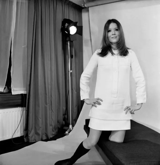 Framed Print : Film actress Diana Rigg left Heathrow Airport today for a visit to New York Framed Print : Film actress Diana Rigg left Heathrow Airport today for a visit to New York