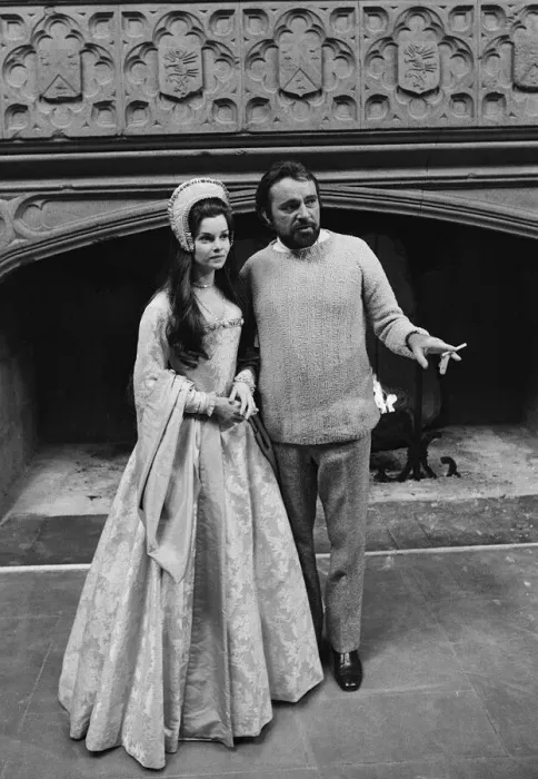 Framed Print : Film Anne of a Thousand Days 1969 Actors Richard Burton and Genevieve Bujold