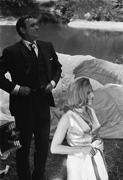 Film Goldfinger 1964 Sean Connery and Honor Blackman James Bond 007