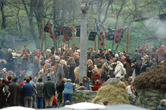 Framed Print : The filming of Highlander film. Circa May 1985 Framed Print : The filming of Highlander film. Circa May 1985