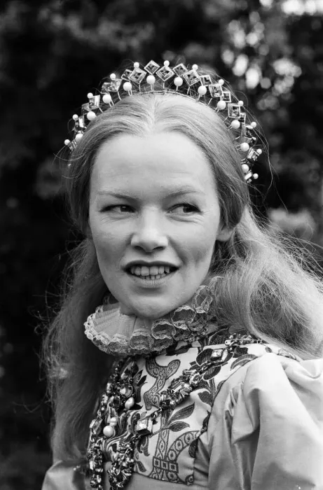 Framed Print : Filming Mary, Queen of Scots began at Shepperton Studios Framed Print : Filming Mary, Queen of Scots began at Shepperton Studios