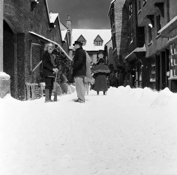 Framed Print : Filming of Oliver! at Shepperton studios. The scene which should have been shot in mid Framed Print : Filming of Oliver! at Shepperton studios. The scene which should have been shot in mid