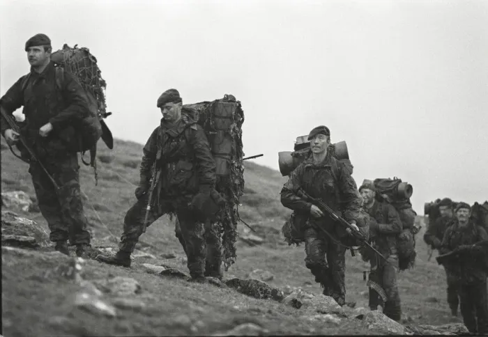 Framed Print : Filming in Tumbledown'the story of Lieutenant Robert Lawrence (l)
