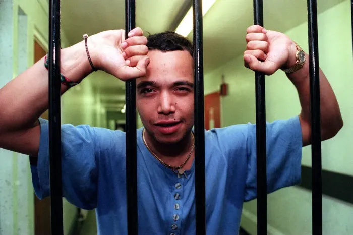 Framed Print : Finley Quaye singer Greenock Prison March 1998 played for prisoners inmates Framed Print : Finley Quaye singer Greenock Prison March 1998 played for prisoners inmates