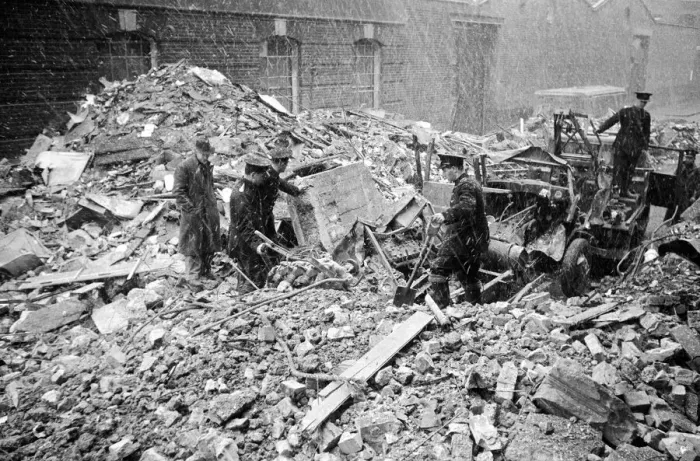 Framed Print : Fire appliances trapped and burnt after the night of bombing on 29th December 1940