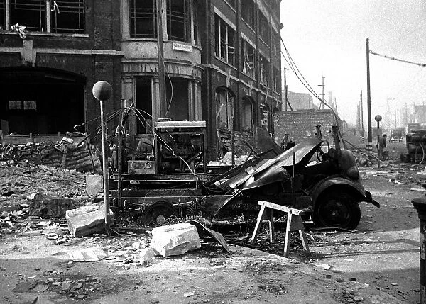 Fire appliances trapped and burnt on night of H. E. Fire blitz December 1940