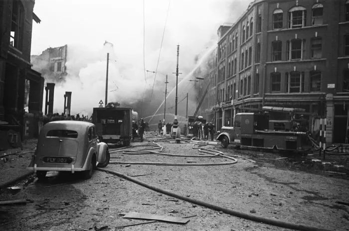 Framed Print : Fire fighters and emergency workers fight a fire at Brown Brothers, Great Eastern Street Framed Print : Fire fighters and emergency workers fight a fire at Brown Brothers, Great Eastern Street