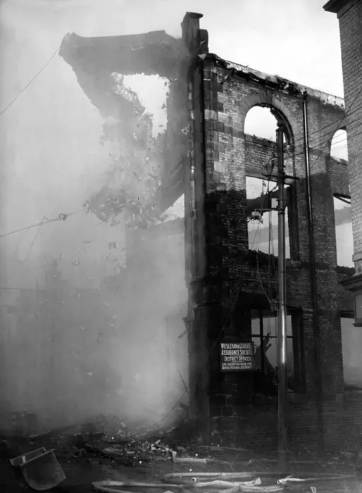Framed Print : Firefighters batlle to contain the fire at the Appletons warehouse buildings on New Framed Print : Firefighters batlle to contain the fire at the Appletons warehouse buildings on New