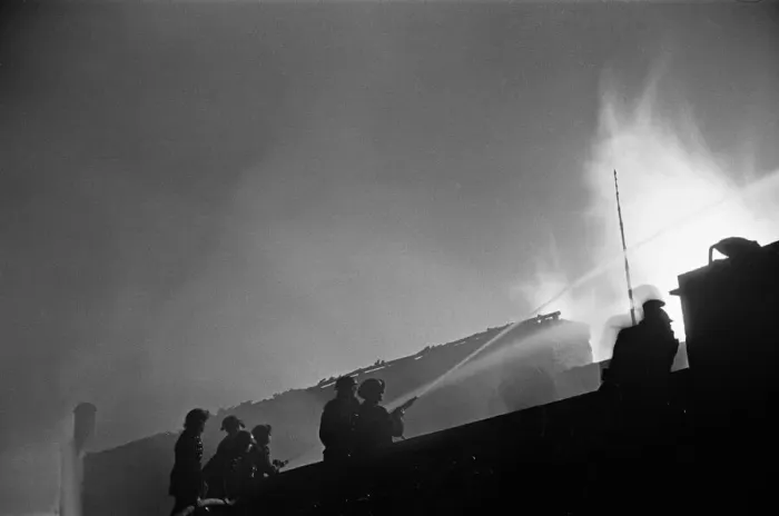Framed Print : Firefighters tackle a blaze in a Timber Yard in Camberwell, London Framed Print : Firefighters tackle a blaze in a Timber Yard in Camberwell, London