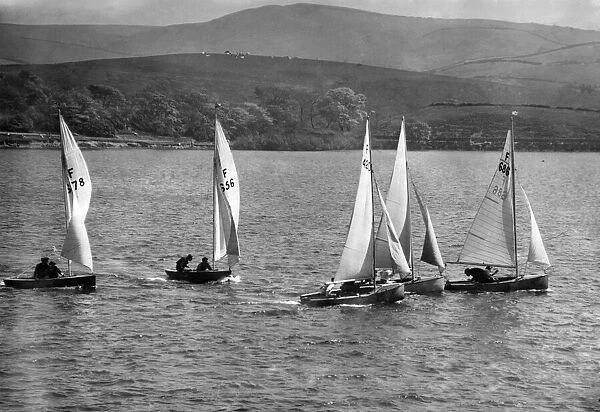 Firefly dinghy racing Hollingworth Lake: F. 686 (Dr. C. A