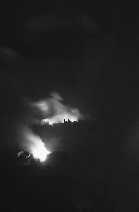 Framed Print : Fires in the square mile of the city of London seen from the roof of St Paul