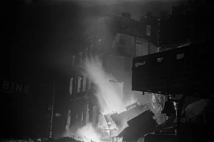 Framed Print : Fires at Waterloo during 2nd fire of London, 29th December 1940 Framed Print : Fires at Waterloo during 2nd fire of London, 29th December 1940