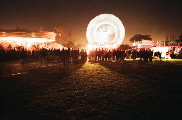 Framed Print : Fireworks, Kings Meadow park, Reading, Berkshire, 4th November 1995 Framed Print : Fireworks, Kings Meadow park, Reading, Berkshire, 4th November 1995