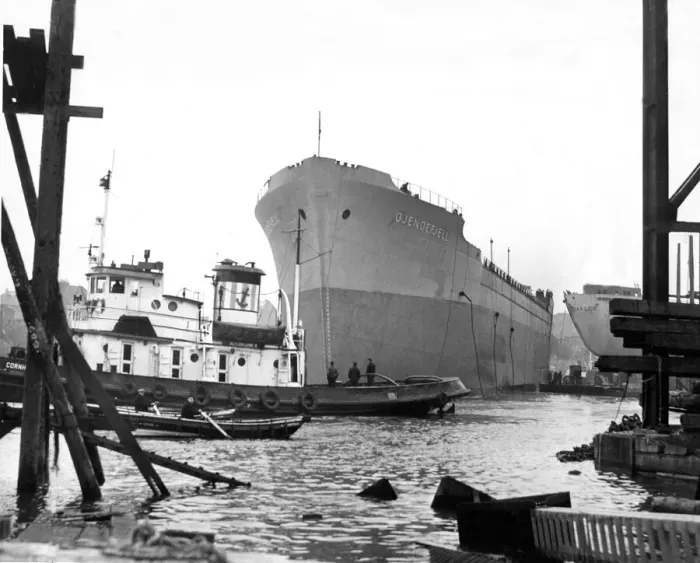Framed Print : The first bulk carrier to be built at the Sunderland shipyard of Joseph L Thompson