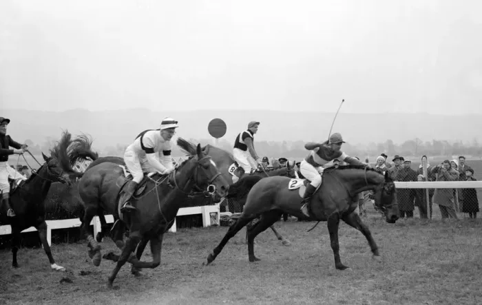Framed Print : First day of the Cheltenham Festival 1960. E. S. B leads the 2nd race Framed Print : First day of the Cheltenham Festival 1960. E. S. B leads the 2nd race