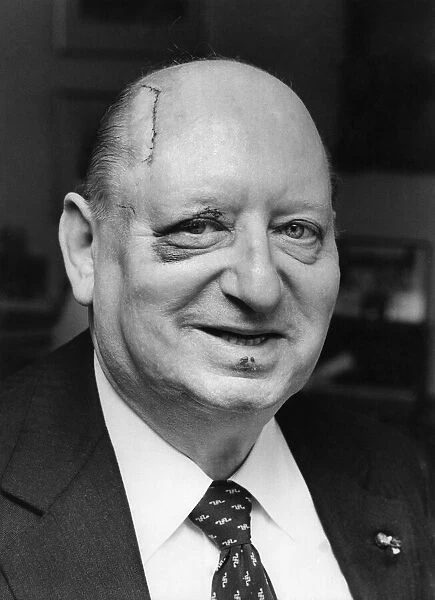 First picture of Lord Lew Grade after his bad fall in the bathroom last week