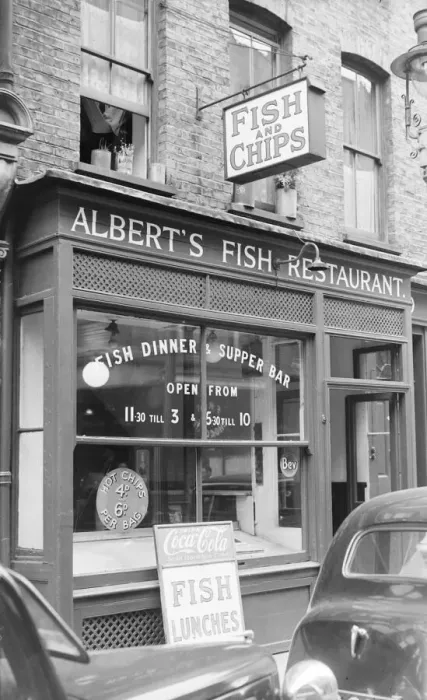 Framed Print : Fish and Chip Shop 6 / 9 / 1951 B4334 / 5 Framed Print : Fish and Chip Shop 6 / 9 / 1951 B4334 / 5