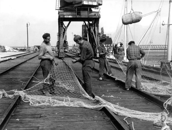 Framed Print : Fishermen in 1959 mending their nets on North Shields Fish Quay