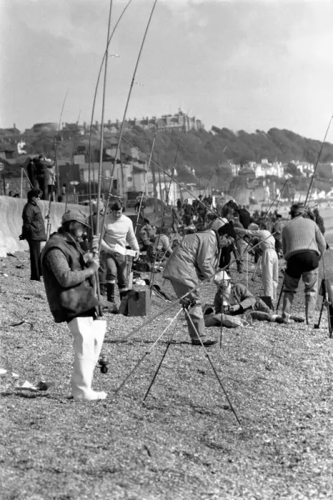 Framed Print : Fishing / Fisherman / Fishermen Sport / Outdoor: 2000 anglers fish from Folkestone Beaches Framed Print : Fishing / Fisherman / Fishermen Sport / Outdoor: 2000 anglers fish from Folkestone Beaches