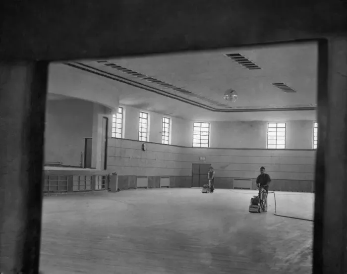 Framed Print : The floor of ballroom being sanded and polished at the new Withernsea Pavilion Framed Print : The floor of ballroom being sanded and polished at the new Withernsea Pavilion