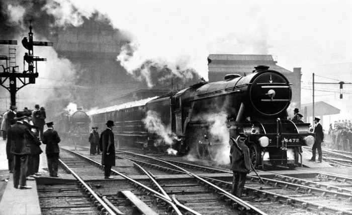 Framed Print : The Flying Scotman leaving Kings Cross in its intial non-stop run to Scotland Framed Print : The Flying Scotman leaving Kings Cross in its intial non-stop run to Scotland