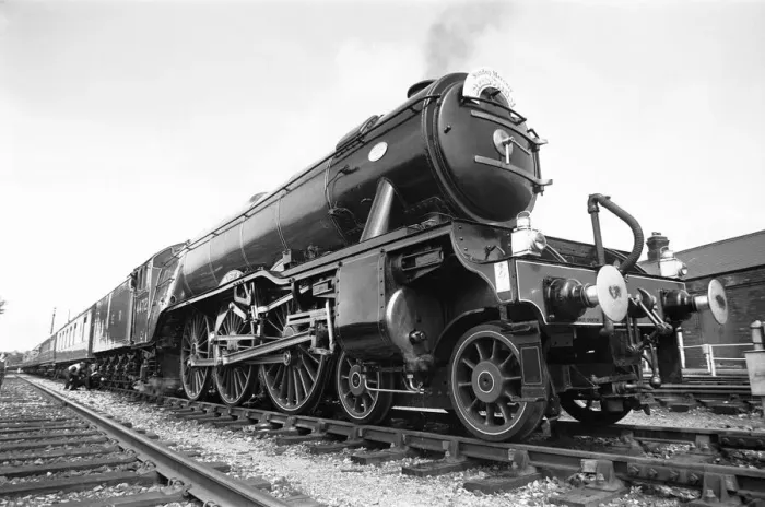 Framed Print : The Flying Scotsman arriving at Didcot, Oxfordshire. 15th June 1974 Gentle giant