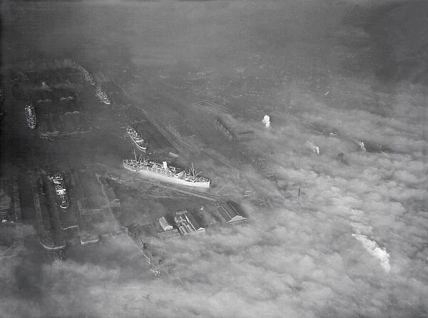 Fog Scenes Aerial views of docks at Gravesend Kent 1949 020996  /  2