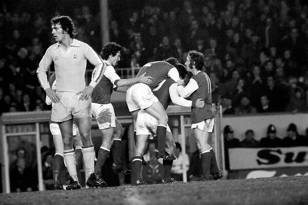 Football: Arsenal (1) vs. Leeds United (1). Division I. January 1977 77-00029-044