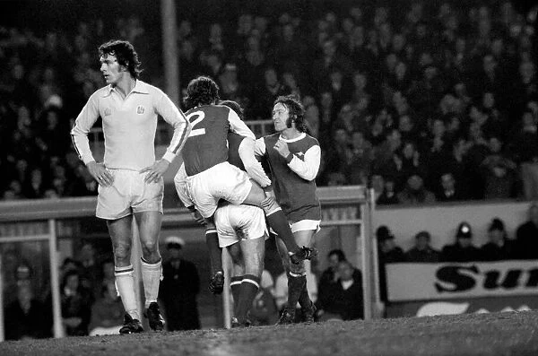 Football: Arsenal (1) vs. Leeds United (1). Division I. January 1977 77-00029-043