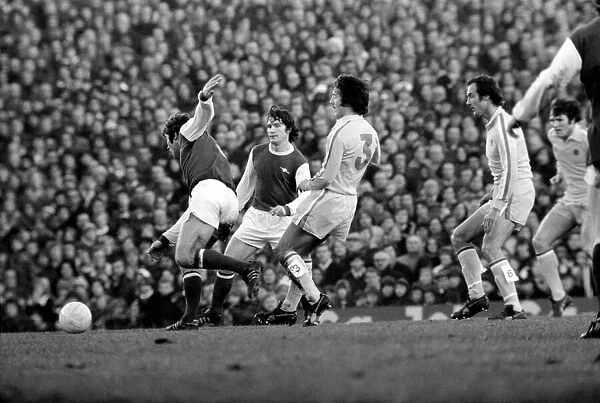 Football: Arsenal (1) vs. Leeds United (1). Division I. January 1977 77-00029-035
