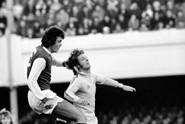 Football: Arsenal (1) vs. Leeds United (1). Division I. January 1977 77-00029-025