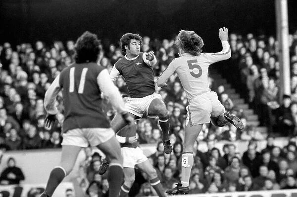 Football: Arsenal (1) vs. Leeds United (1). Division I. January 1977 77-00029-010