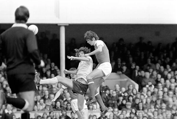 Football: Arsenal (1) vs. Tottenham Hotspur (0). April 1977 77-02053-057