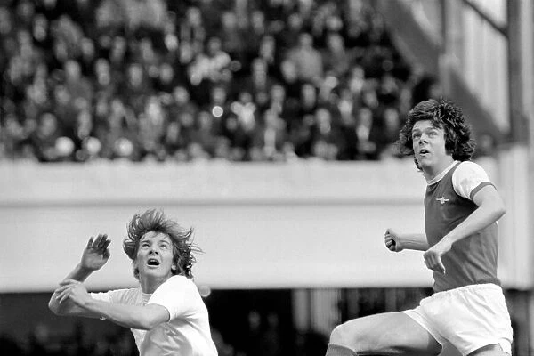 Football: Arsenal (1) vs. Tottenham Hotspur (0). April 1977 77-02053-021
