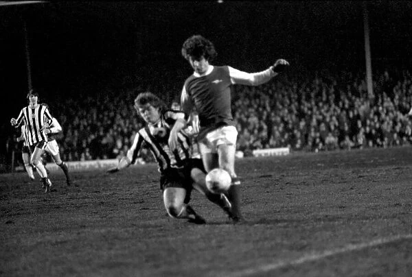 Football: Arsenal (4) vs. Newcastle United (0). March 1975 75-01516-059